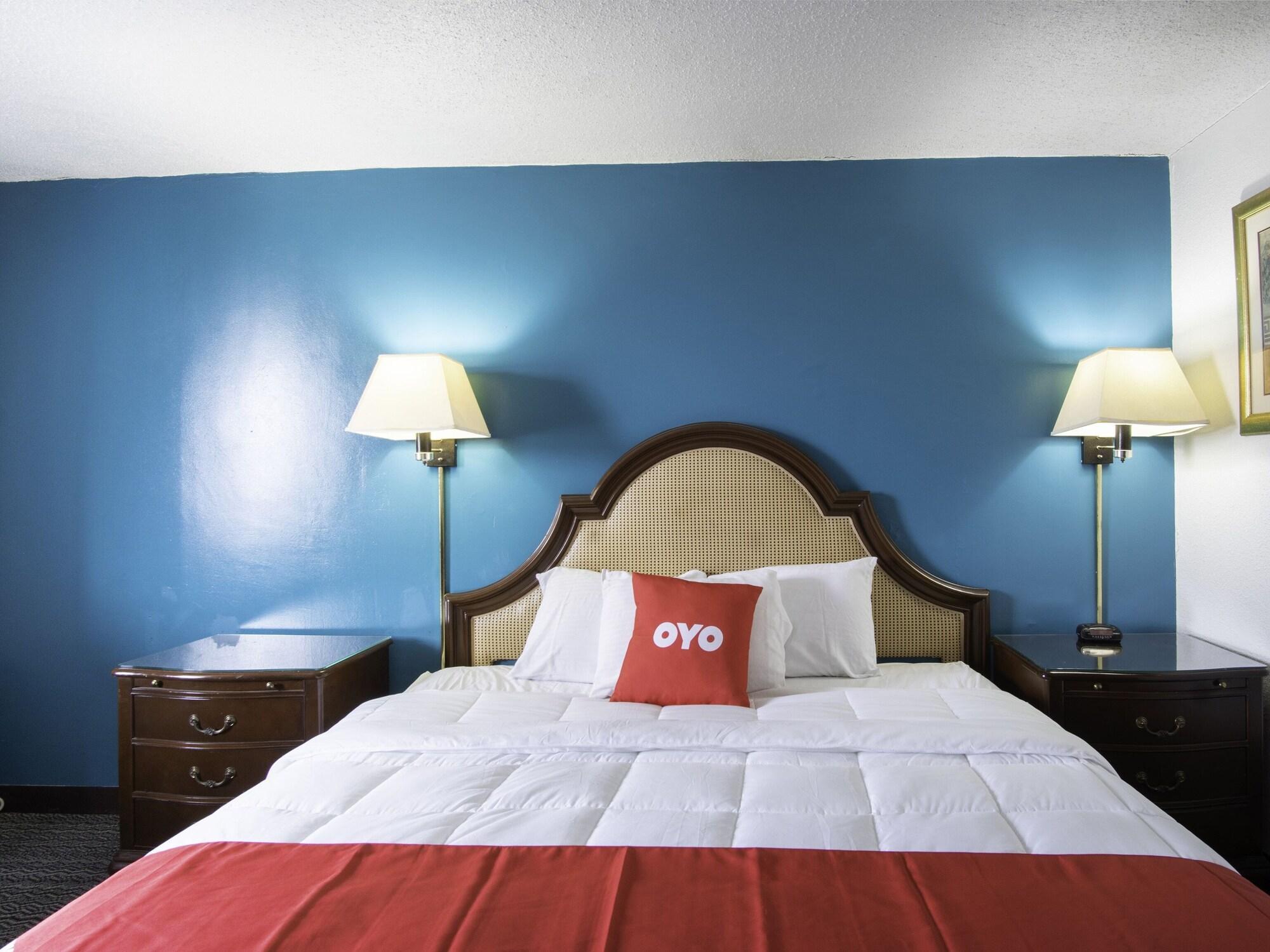 Oyo Hotel Hutchinson West 4Th Ave Bagian luar foto