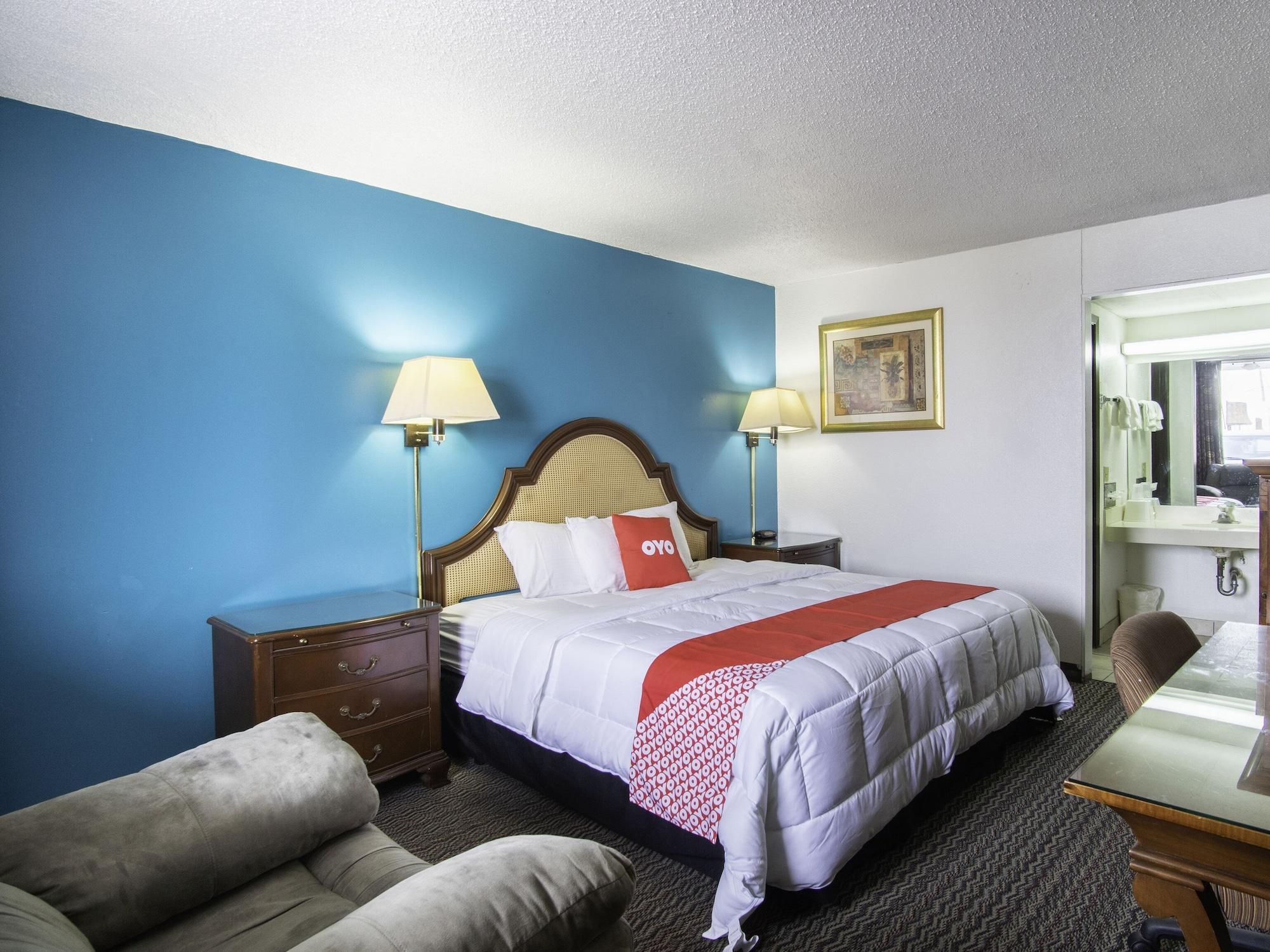 Oyo Hotel Hutchinson West 4Th Ave Bagian luar foto