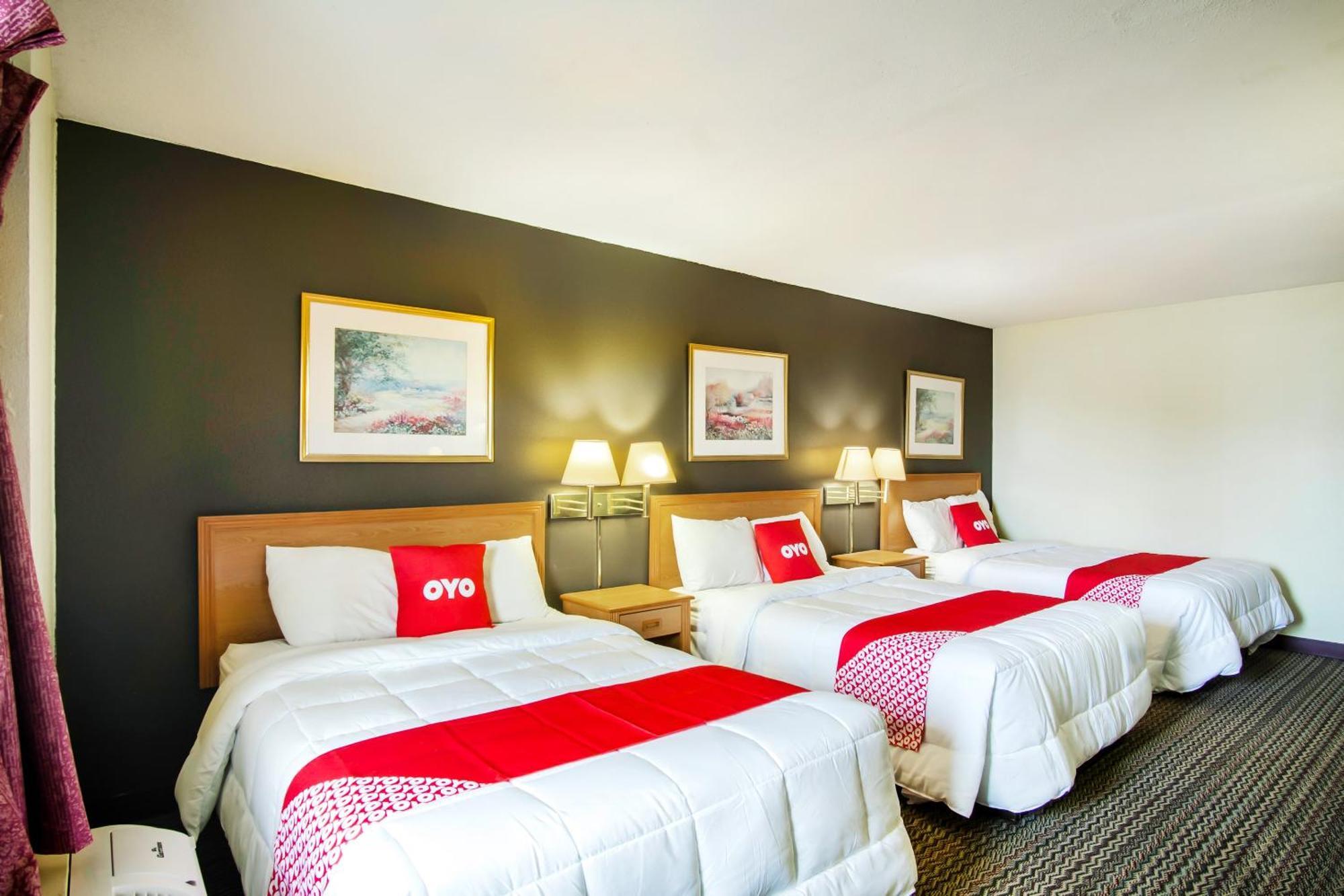 Oyo Hotel Hutchinson West 4Th Ave Bagian luar foto